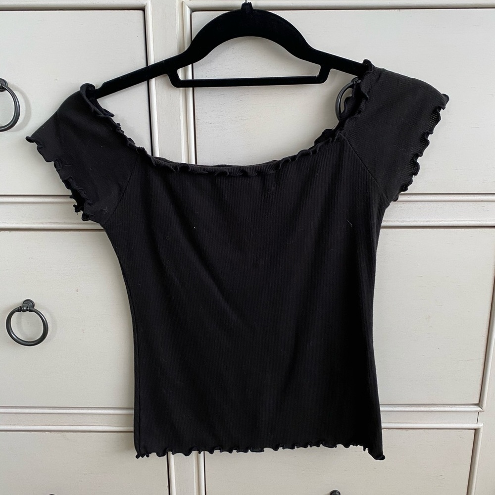 Off-shoulder crop top